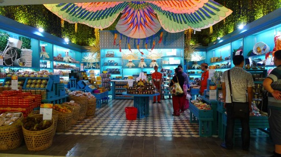 Souvenir shop in I Gusti Ngurah Rai Airport Bali