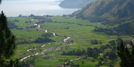 pemandangan lembah bakara humbang hasundutan